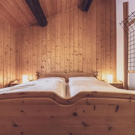 Davoser Huesli By Mountain * 达沃斯