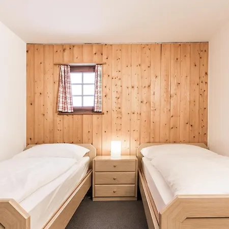 酒店 Davoser Huesli By Mountain