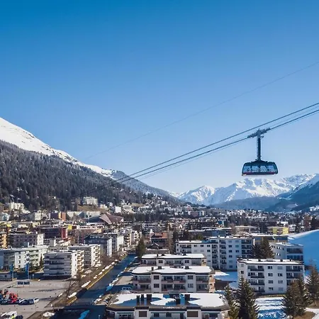 Davoser Huesli By Mountain 达沃斯