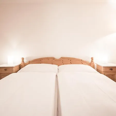 Davoser Huesli By Mountain *