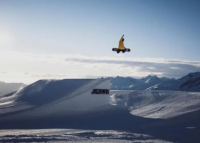 Davoser Huesli By Mountain Szálloda *